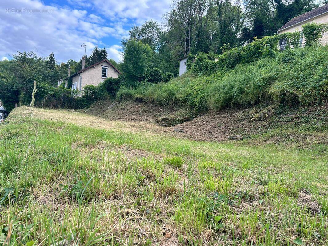 Terrain à CHARS