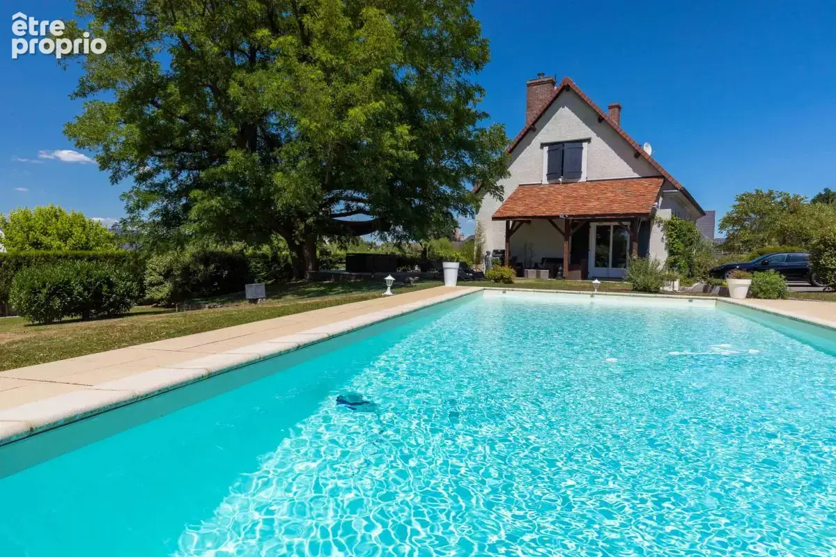 Demeure de caractère avec parc paysager, piscine et prestati - photo 3