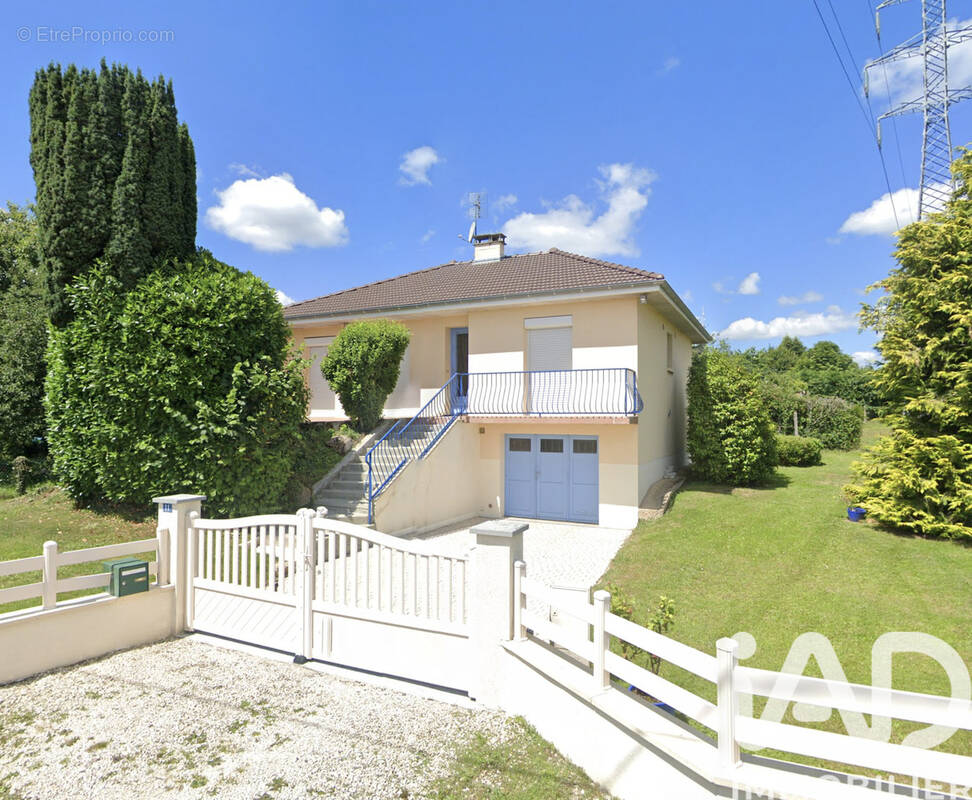 Photo 1 - Maison à SAINT-JUNIEN