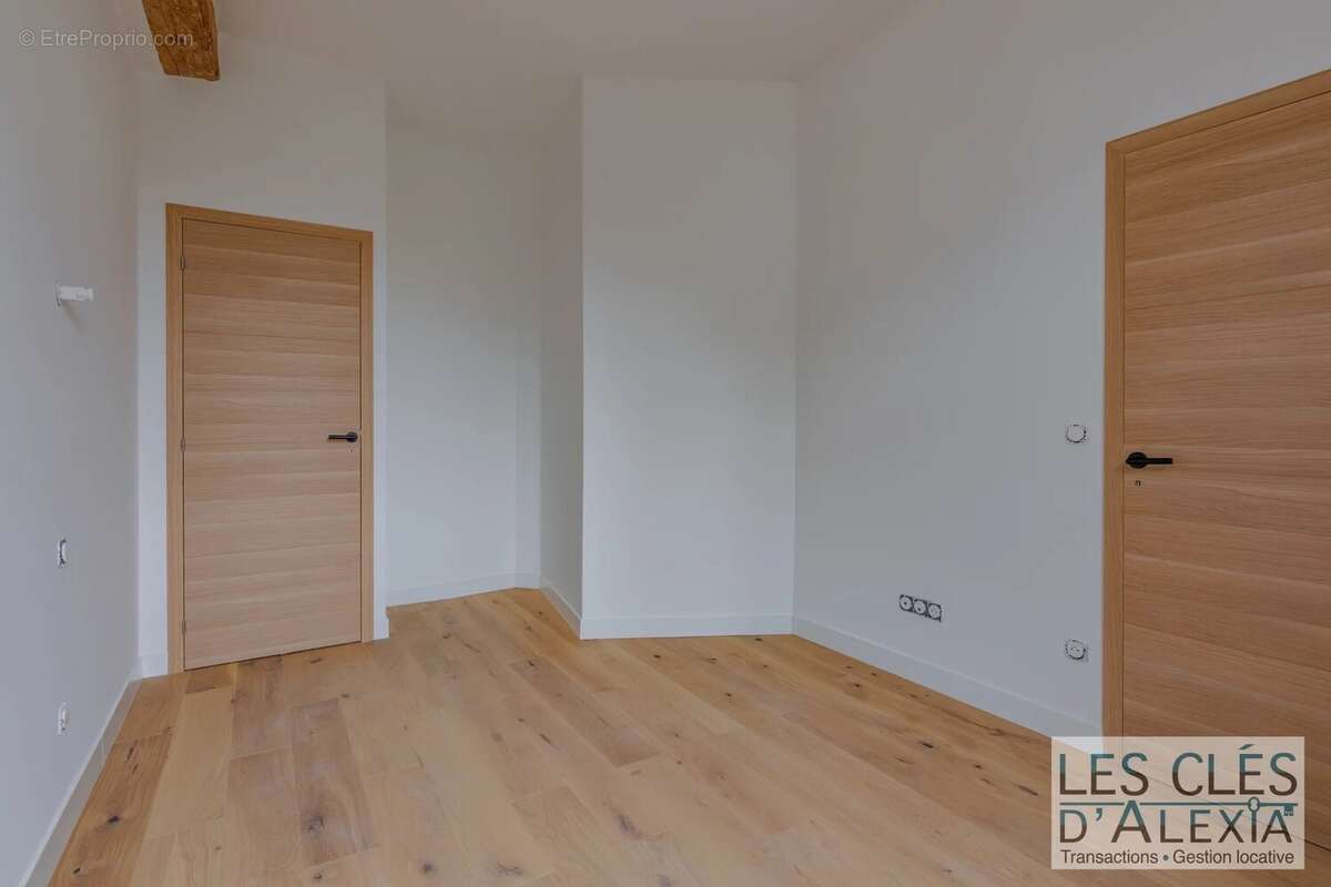 Appartement à SAINT-GENIS-LAVAL