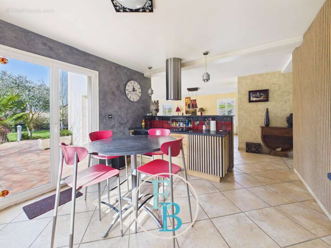 Maison à ESCOVILLE