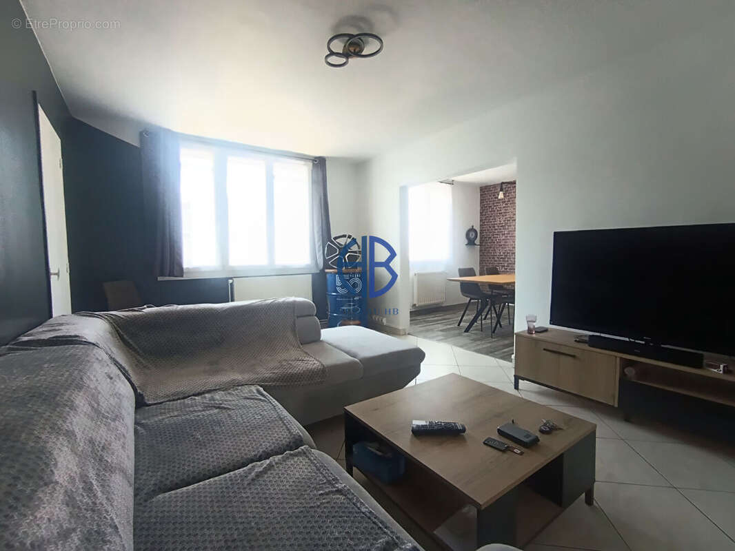 Appartement type 4, cave et garage et place de parking - photo 2