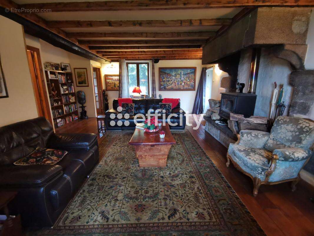 Maison à SAINT-SEVER-CALVADOS