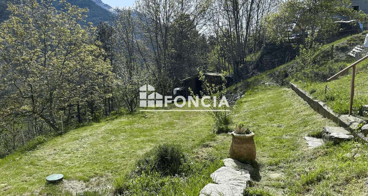 Appartement à SAINT-ETIENNE-DE-TINEE