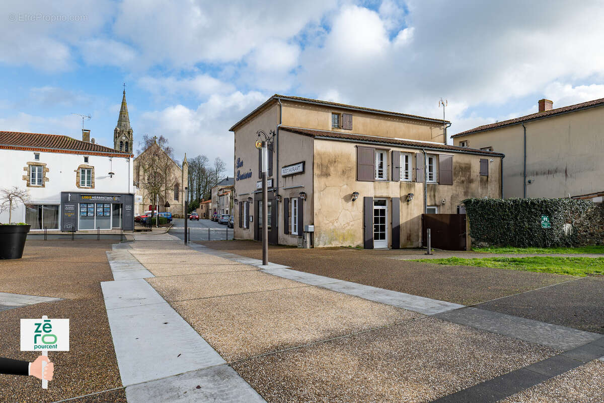 Commerce à SAINT-FULGENT