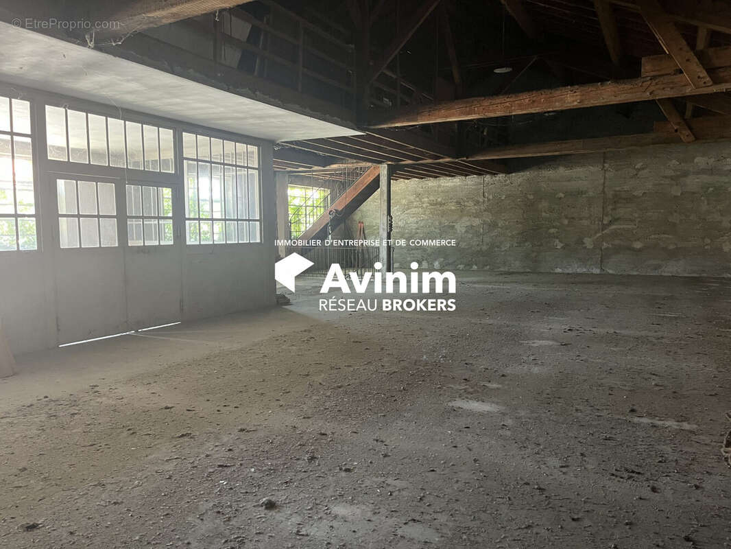 Commerce 650 m² à Joze  - photo 8