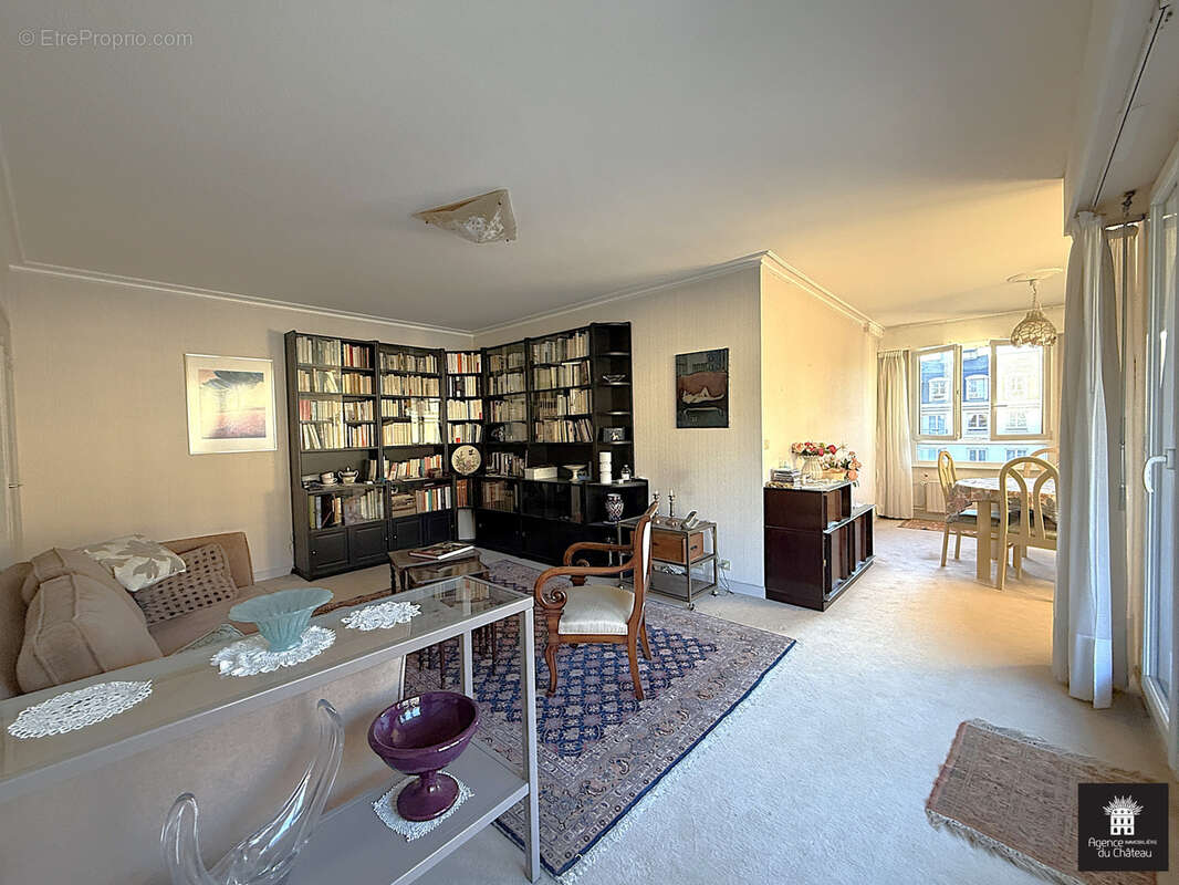 Appartement à VERSAILLES