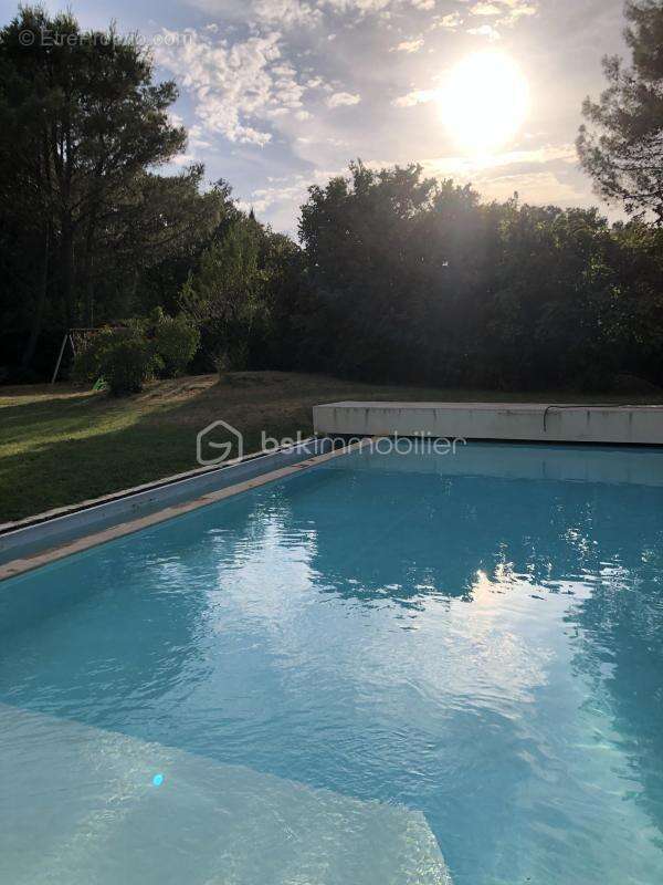 Maison facade pierre avec parc et piscine à Montélimar 240m2 - quartier Bas Géry - photo 2