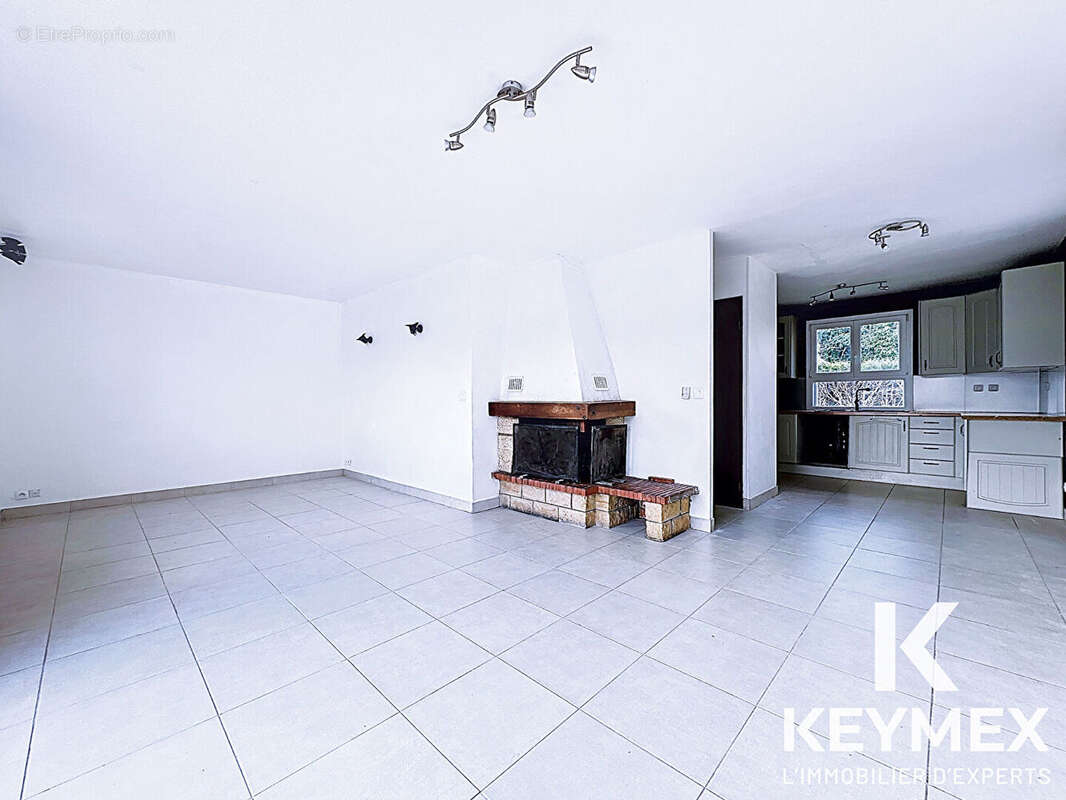 Maison à MERY-SUR-OISE