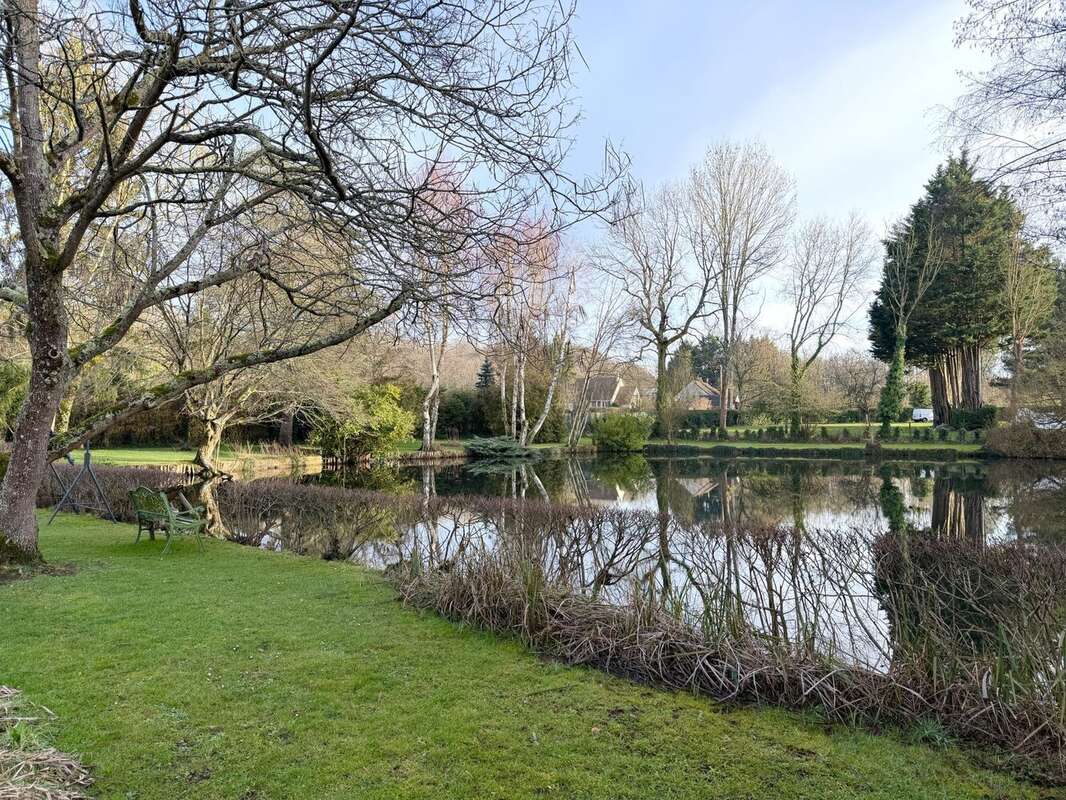 Parc arboré - Maison à TORCE-EN-VALLEE