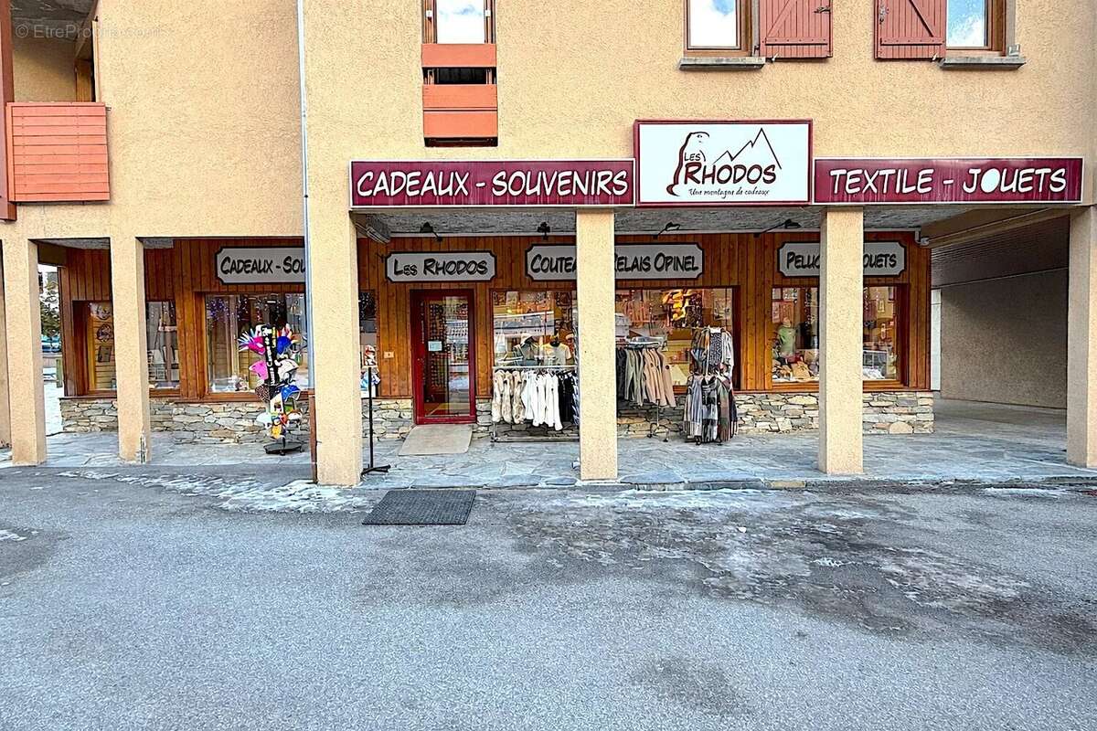 Commerce à LANSLEVILLARD