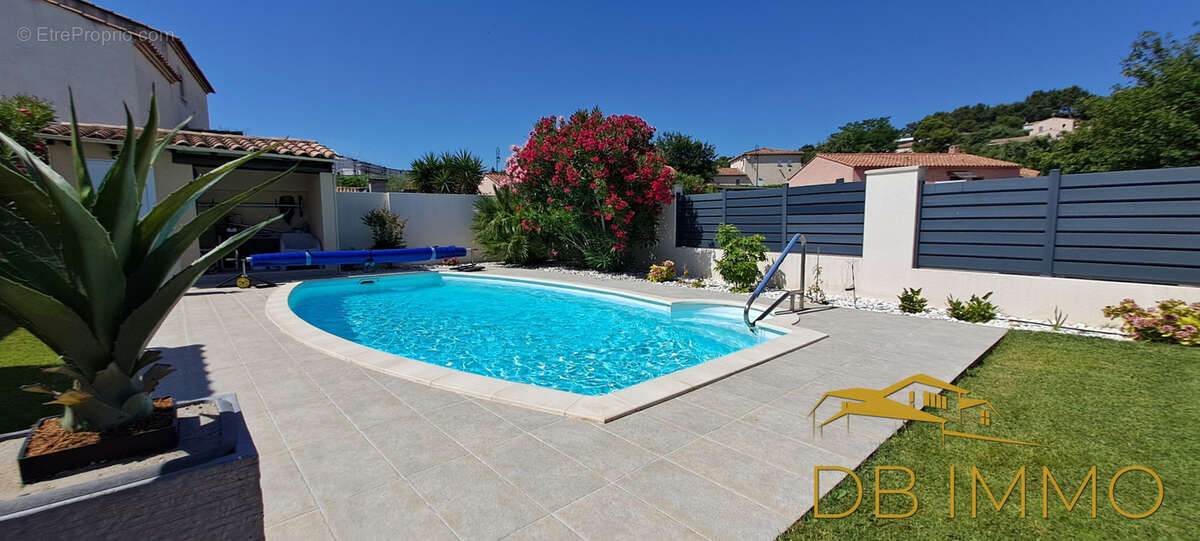 Maison à SAINT-LAURENT-DES-ARBRES
