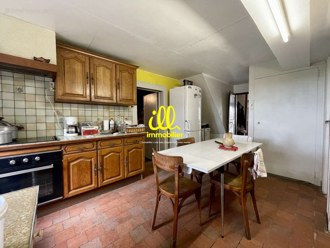 Maison 146 m² à Neuville-Lez-Beaulieu  - photo 6