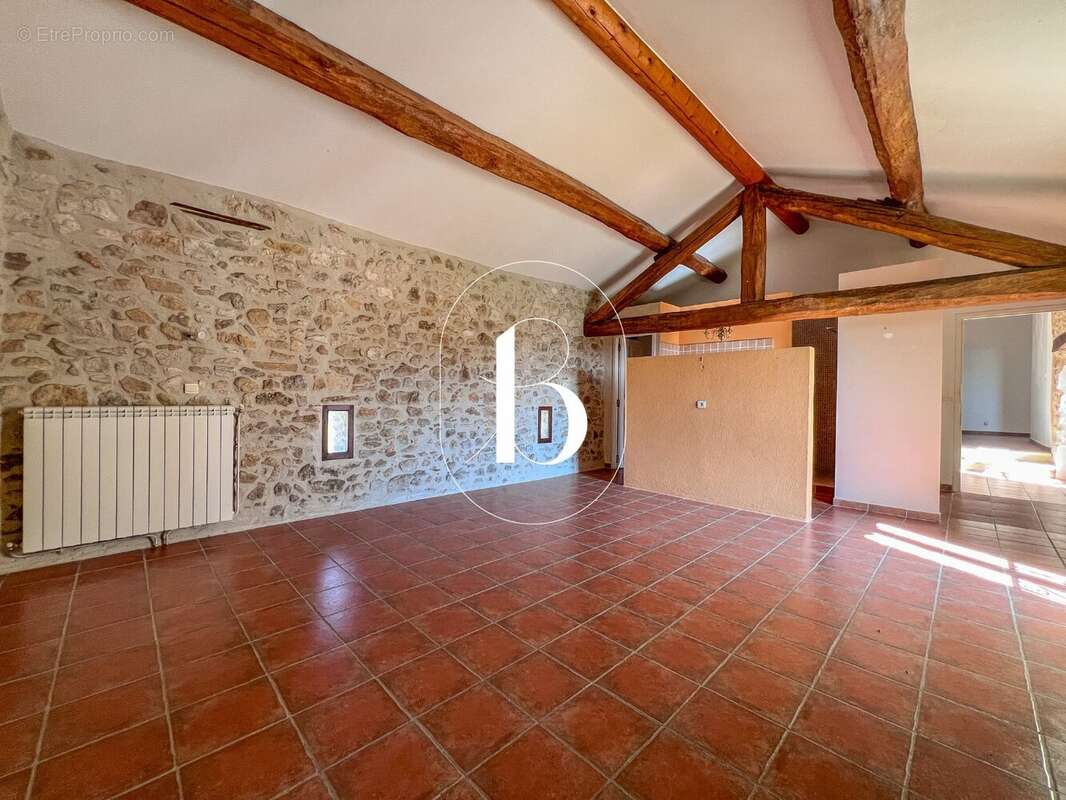 Maison à GOUDARGUES