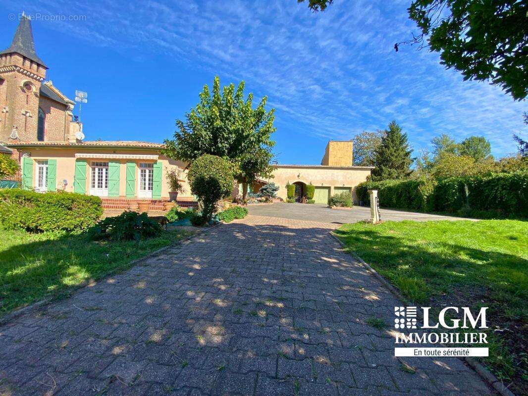 Albefeuille-Lagarde, Villa de plain-pied avec loft et piscine d'exception - photo 2