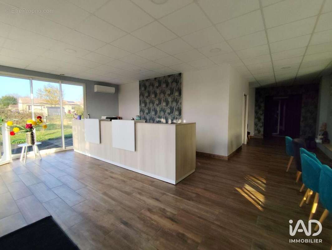 Photo 2 - Commerce à LUGON-ET-L'ILE-DU-CARNAY