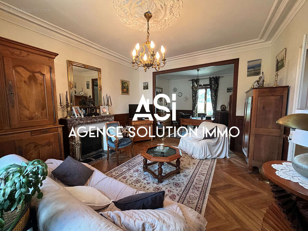 Maison bourgeoise de 176m² à Javron les Chapelles - photo 3