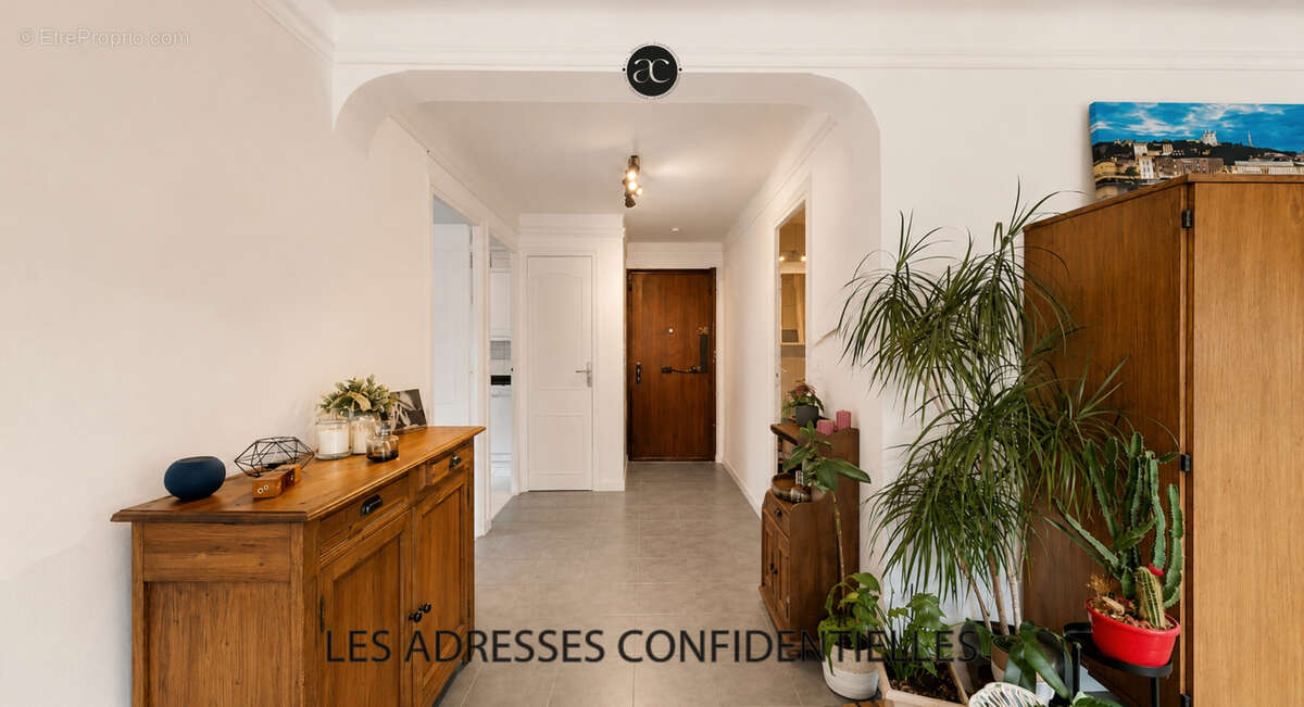 Tassin-la-Demi-Lune   Appartement 3 pièces de 72 m2   Garage inclus - photo 6