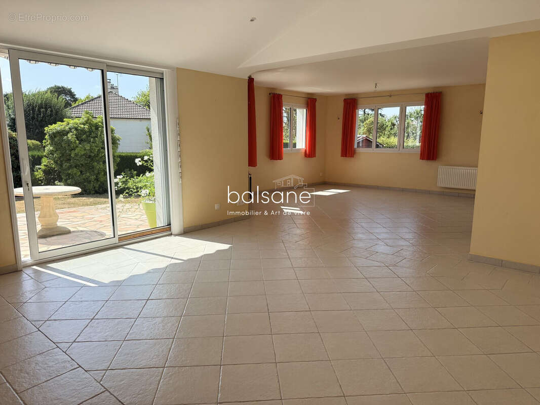 Maison 250 m² à Le Neubourg  - photo 2