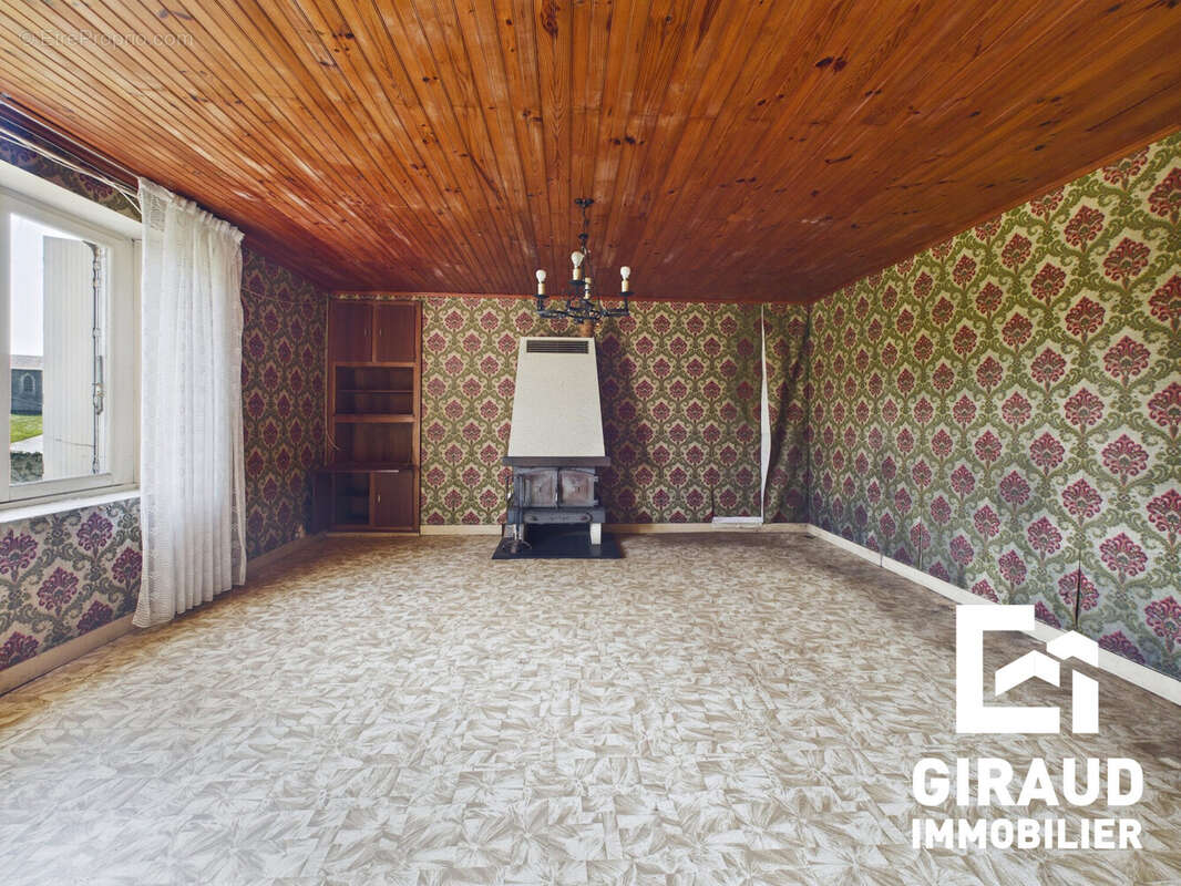 Maison à SAINT-CYR-DES-GATS