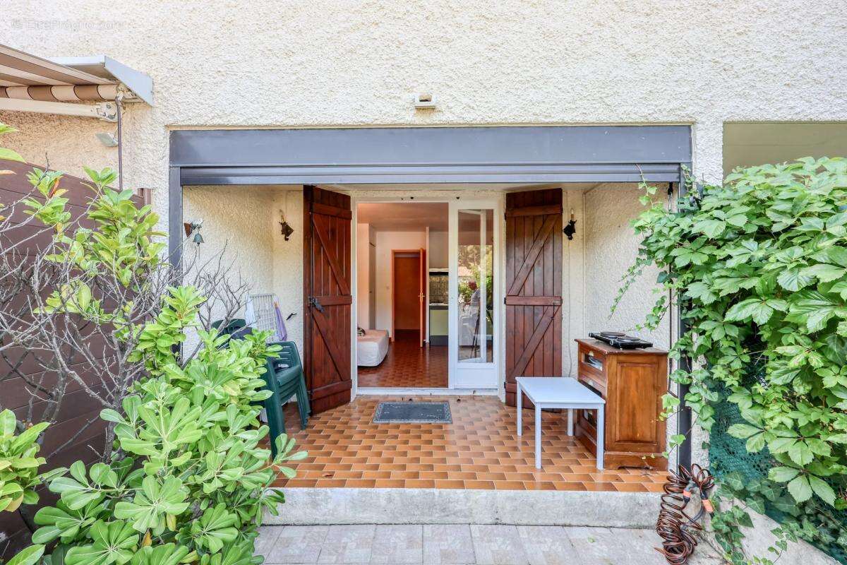 Appartement à SAINT-CYR-SUR-MER