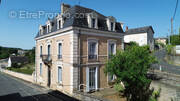 Maison à LUSIGNAN