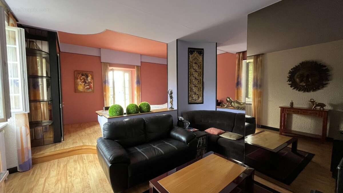 Maison à SAINT-LAURENT-LES-TOURS