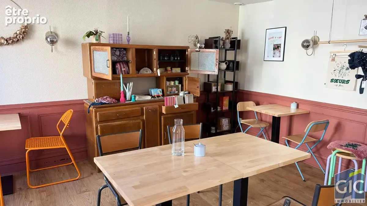 Local commercial 180 m² - photo 9