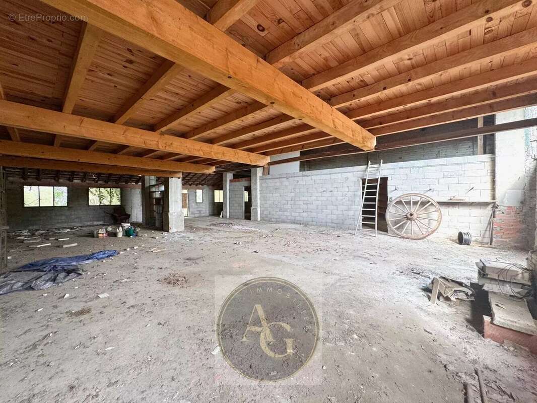 Grange et hangar à Castelnaudary, idéal création de plusieurs lots - photo 6