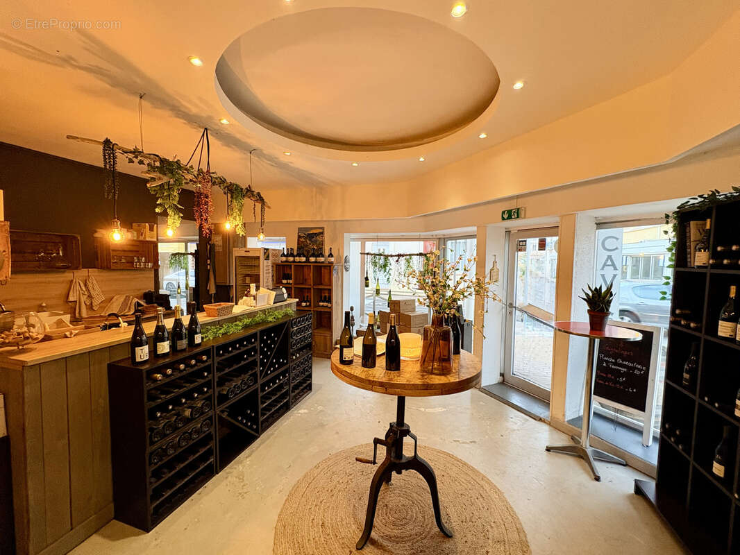 Commerce à VALRAS-PLAGE