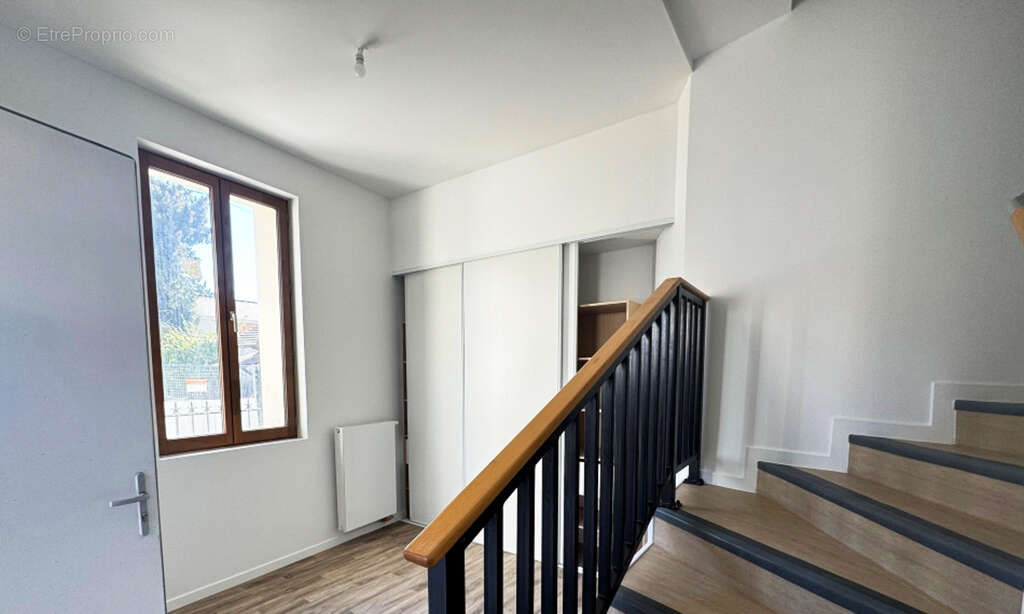 Appartement 105 m² à Marly-La-Ville  - photo 2
