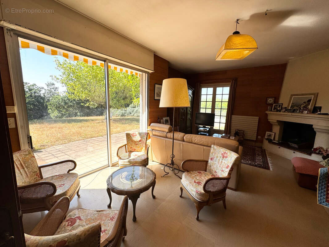 Maison de 222m2 avec terrain de 5712m2 - photo 9