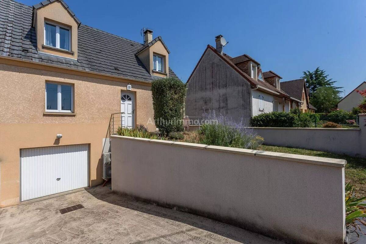Maison à MONTLHERY
