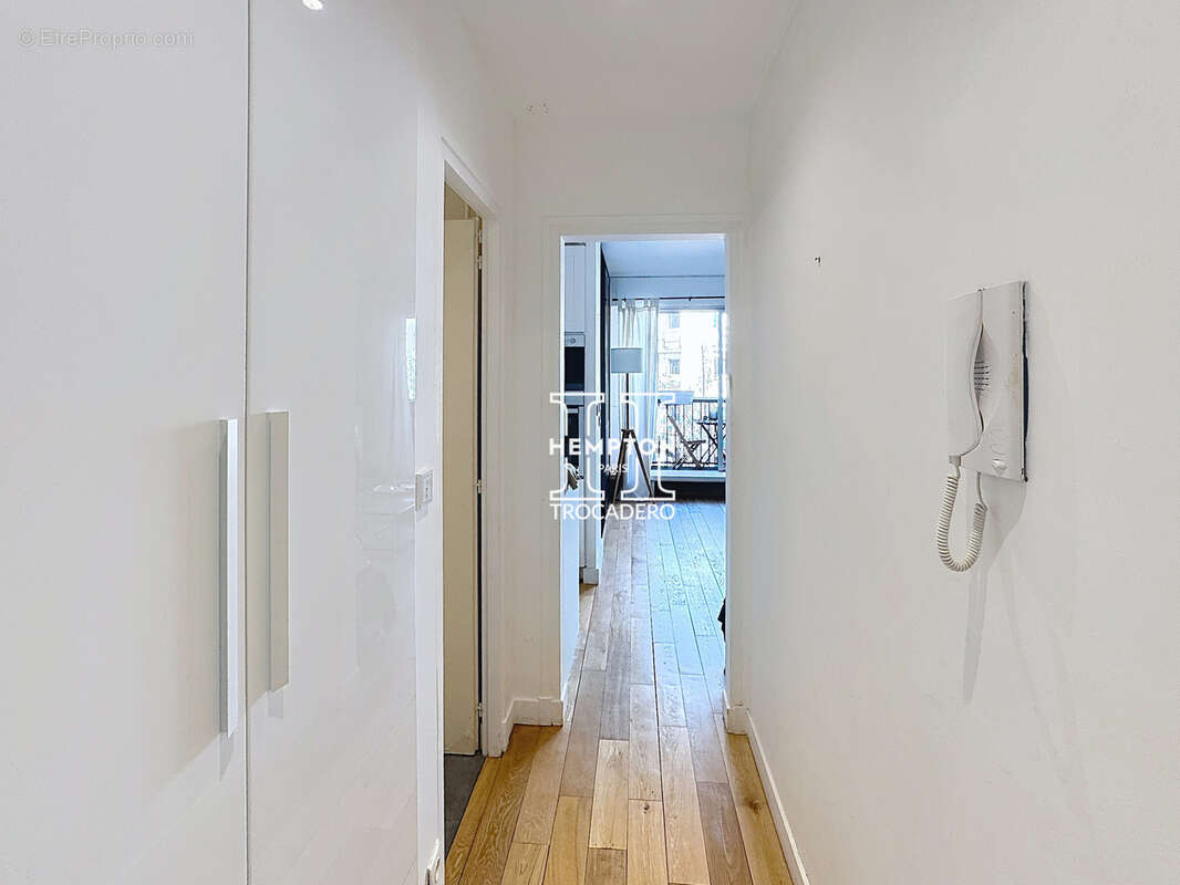 Appartement à PARIS-16E