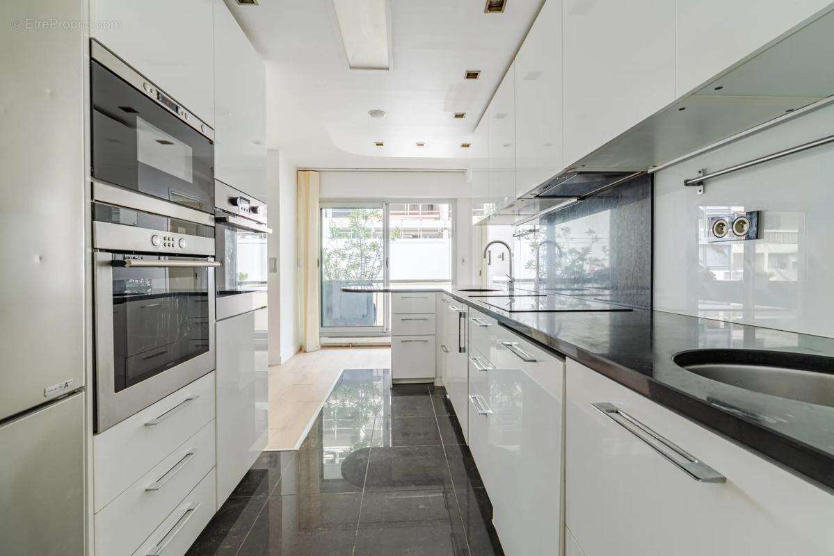Appartement à PARIS-19E