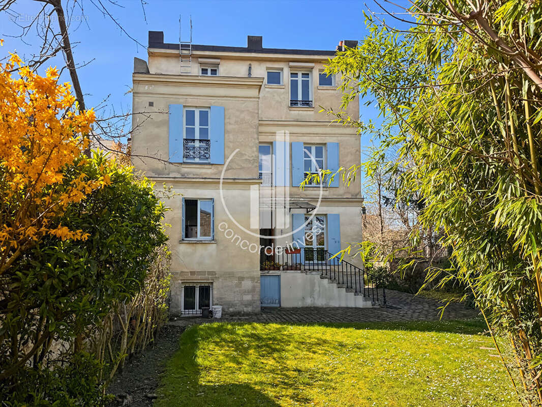 Maison à ASNIERES-SUR-SEINE