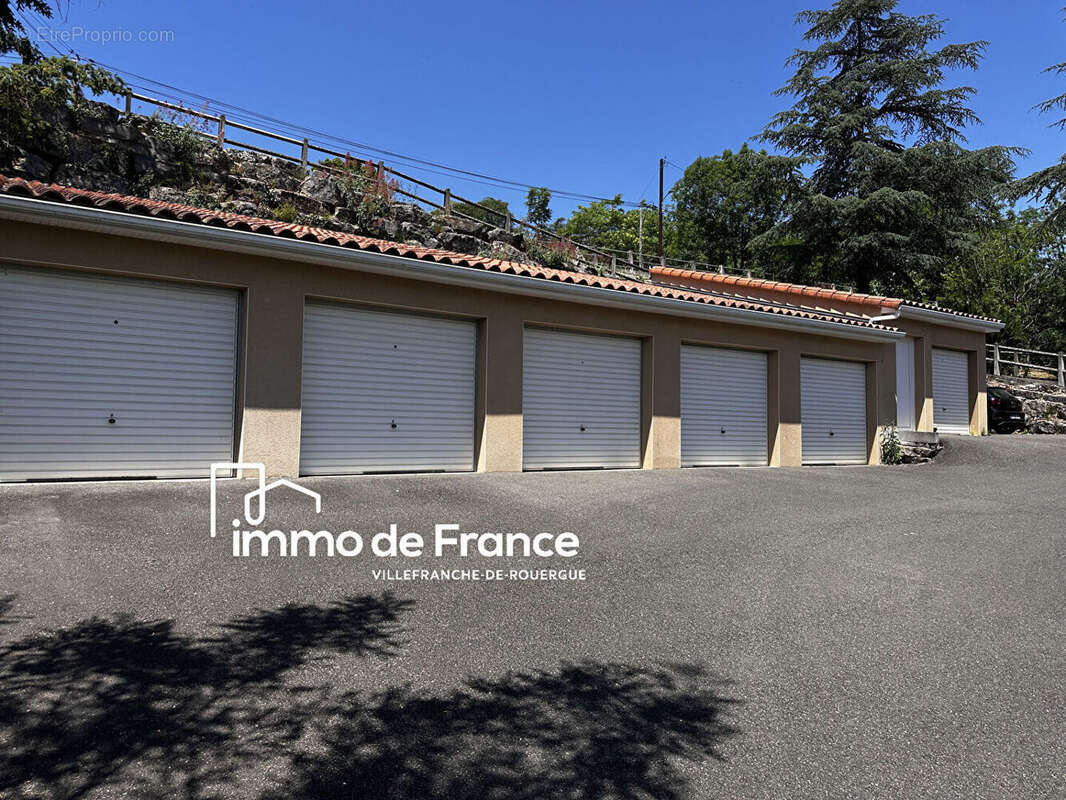 Appartement loué Villefranche De Rouergue 2 pièces, 78 m² avec jardin, garage et parking - photo 11