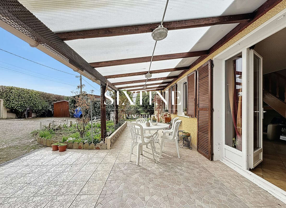 Maison à REVENTIN-VAUGRIS