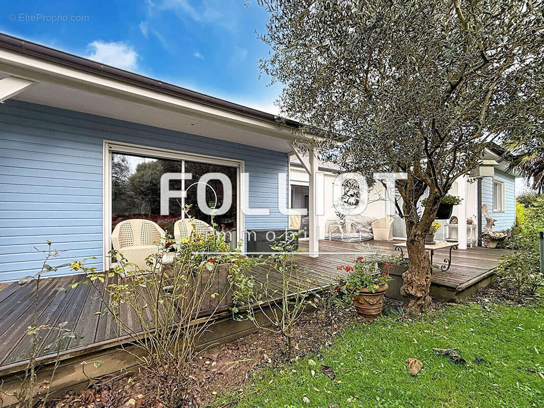 Maison à SAINT-PIERRE-LANGERS