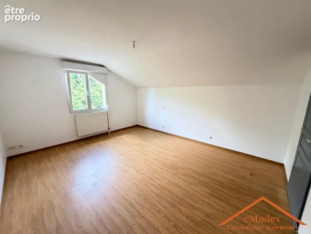 Maison 140 m² à Eloyes  - photo 6