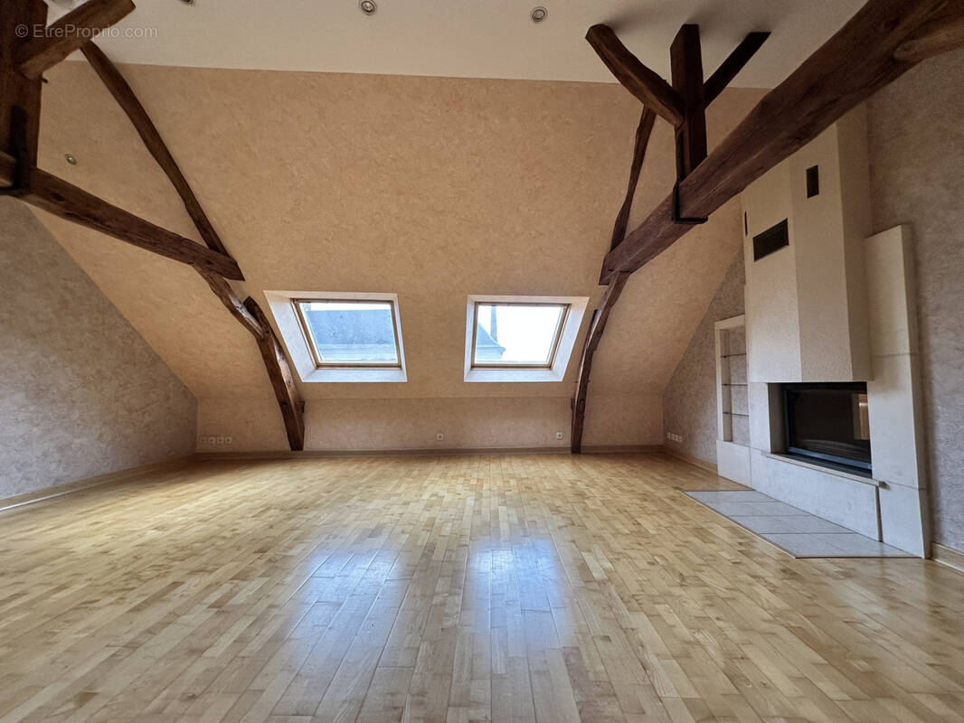 Maison à COULANS-SUR-GEE