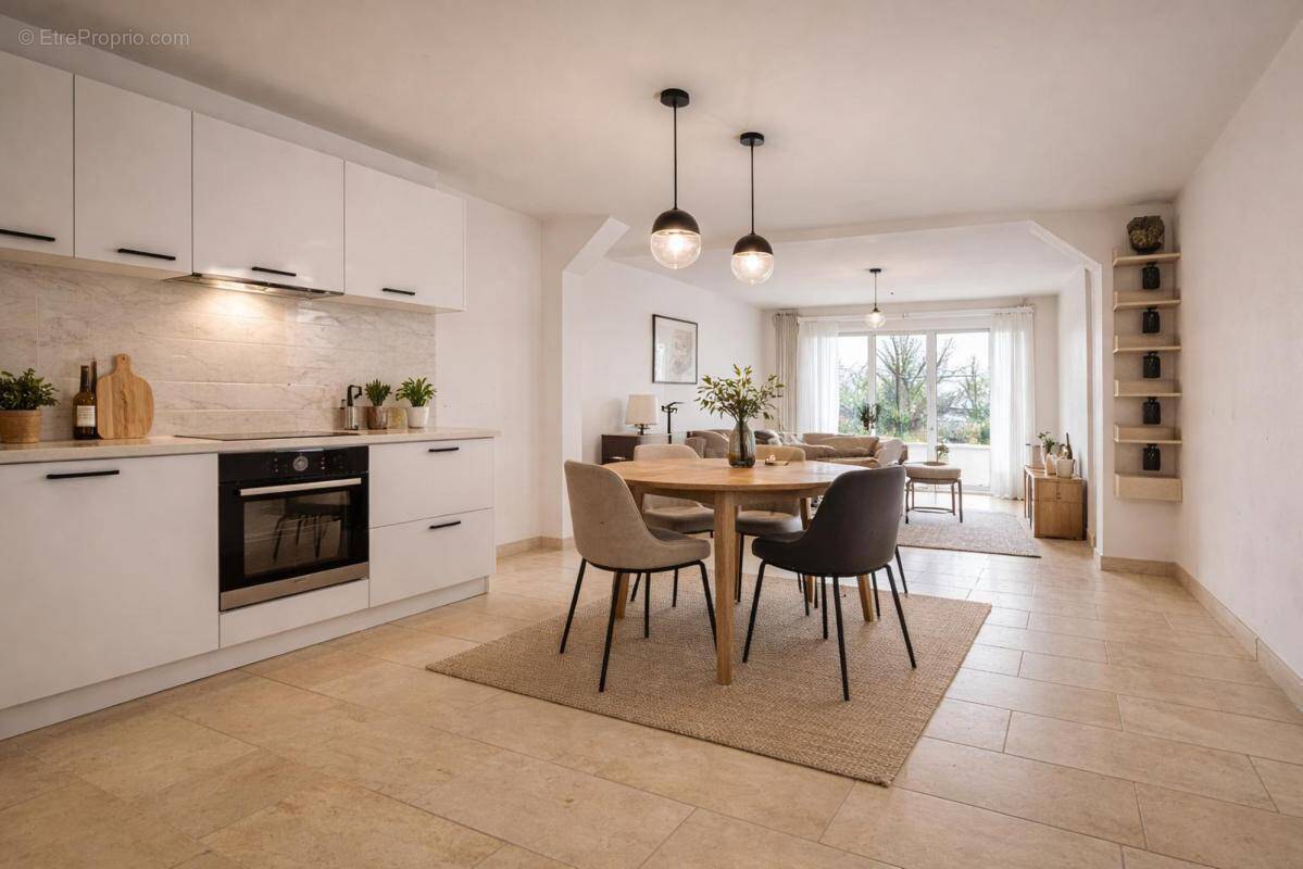 Appartement à LEZAN