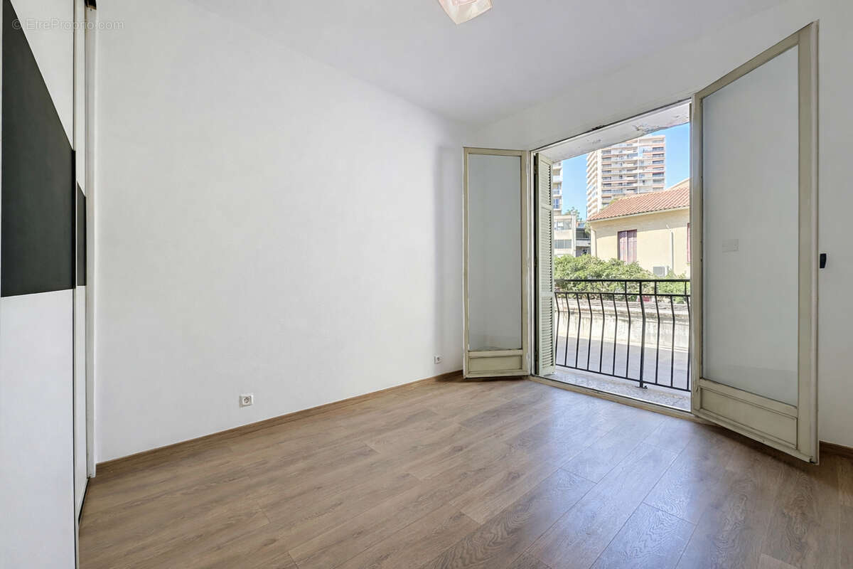 Appartement T3 lumineux avec terrasses - entrée centre-ville ? potentiel + aides ORELI (double vitrage & clim) - photo 15