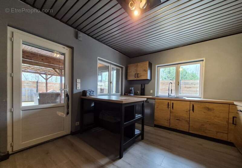 Maison à vendre 6 pièces LES ESSARDS TAIGNEVAUX (39) - photo 2