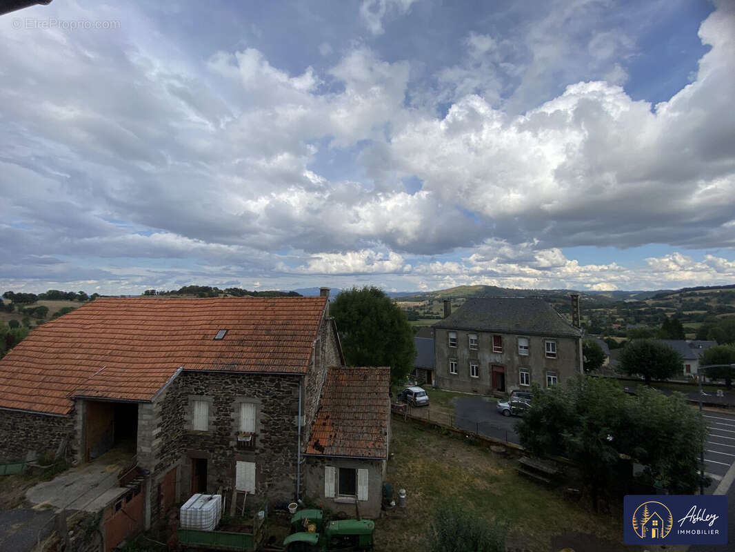 Maison 7 pièces LE MONTEIL - Maison à LE MONTEIL