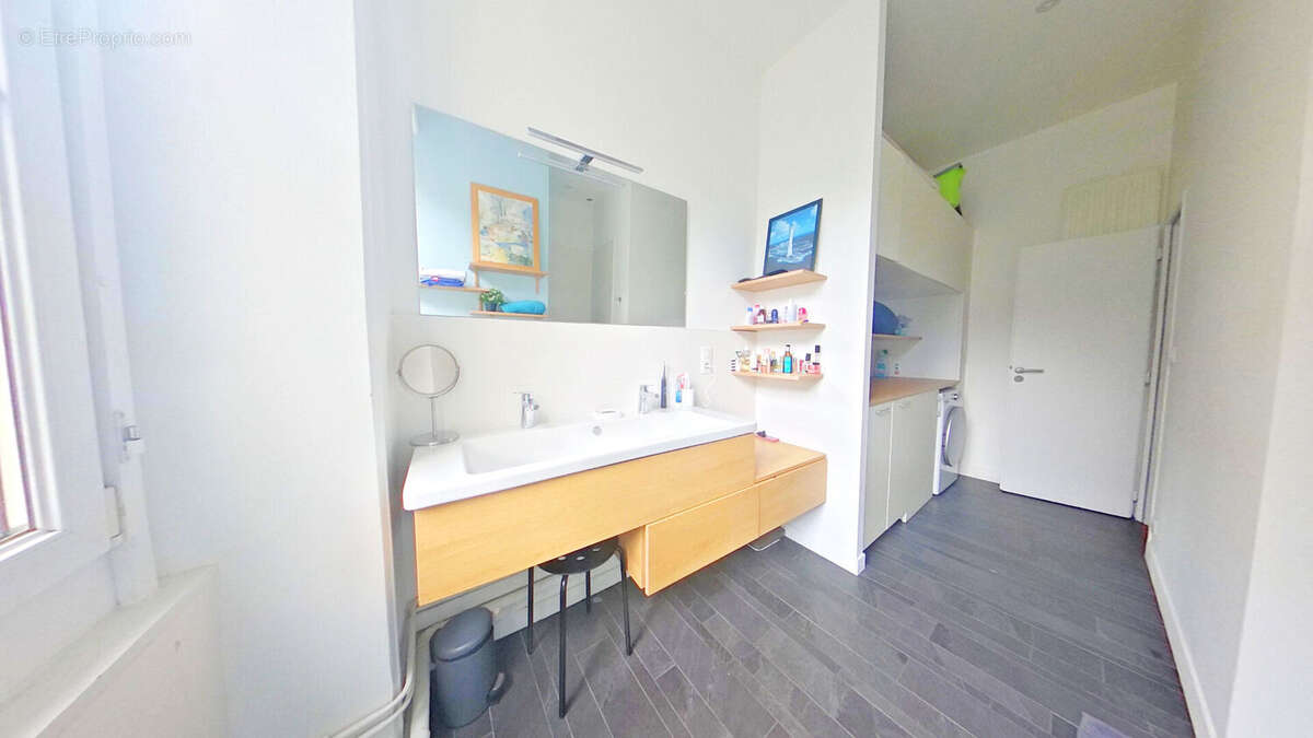 Appartement d'exception de 128 m² entièrement rénové - Charme de l'ancien et prestations contemporaines - photo 12