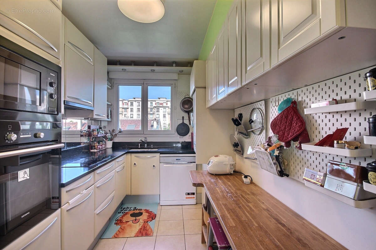 Appartement à COURBEVOIE