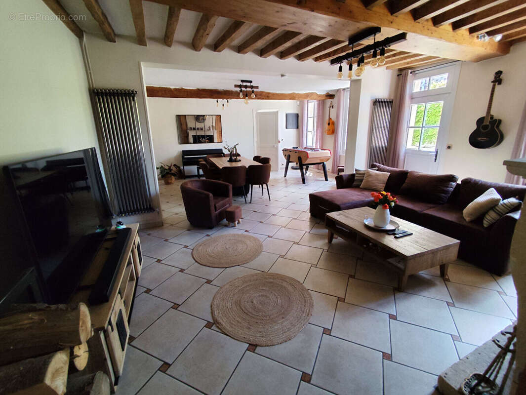 Maison à CUISE-LA-MOTTE