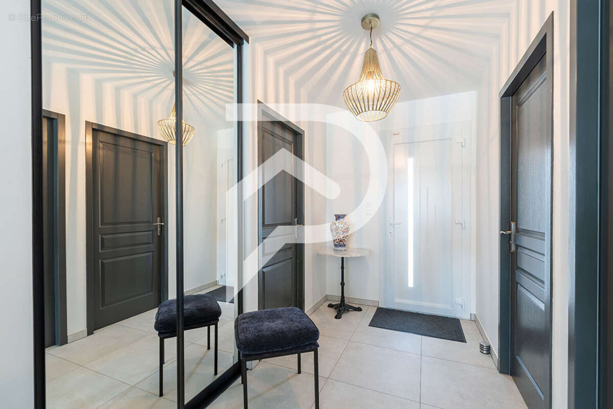 Maison à SAINT-PIERRE-DU-MONT