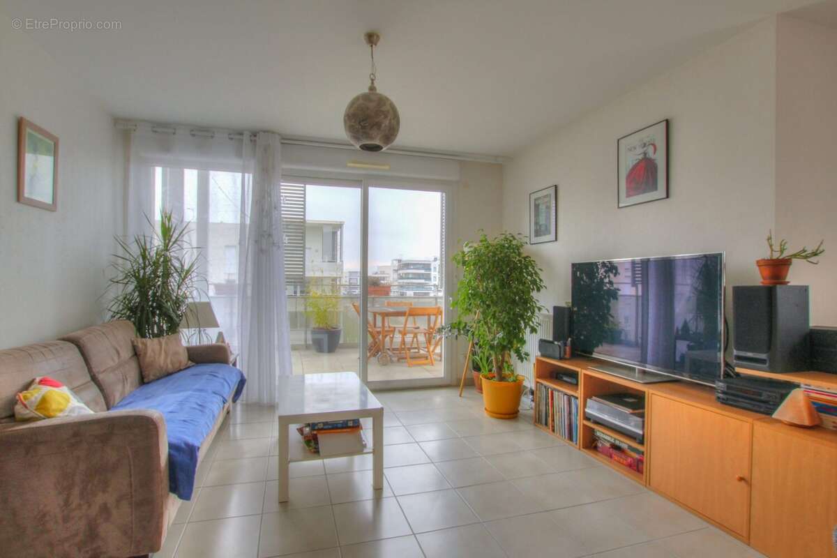 Appartement à SAINT-GENIS-POUILLY